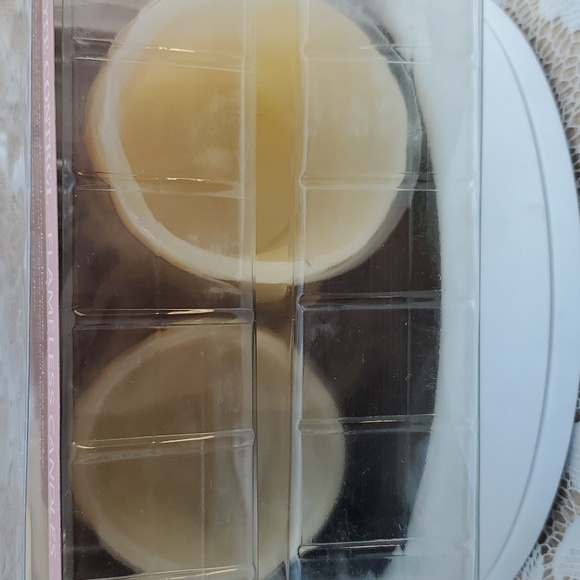 Remote control candles New Home Interiors 4" & 6" tall by 3" round Ivory - Picture 3 of 10